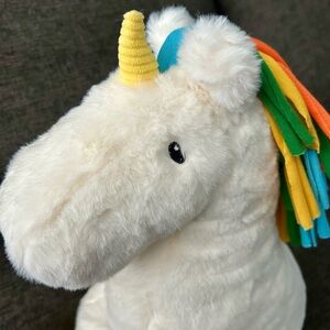 Gigglescape 14-inch
Unicorn Stuffed Animal.
